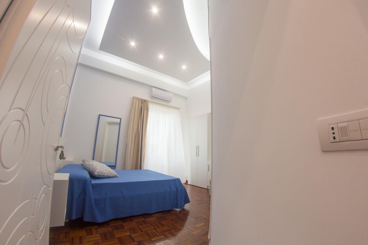 319 Al Duomo Bed & Breakfast Napoli Bagian luar foto