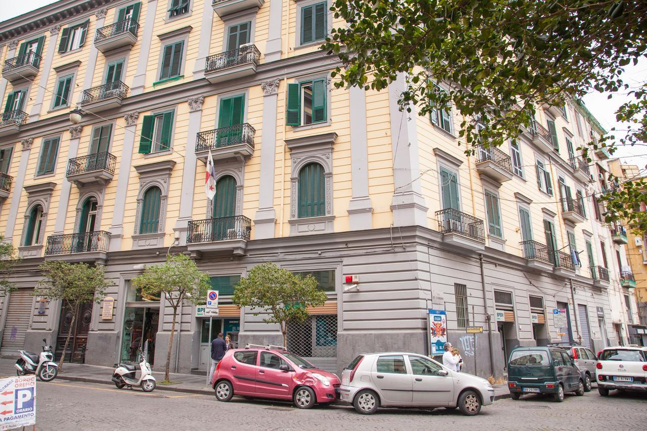 319 Al Duomo Bed & Breakfast Napoli Bagian luar foto