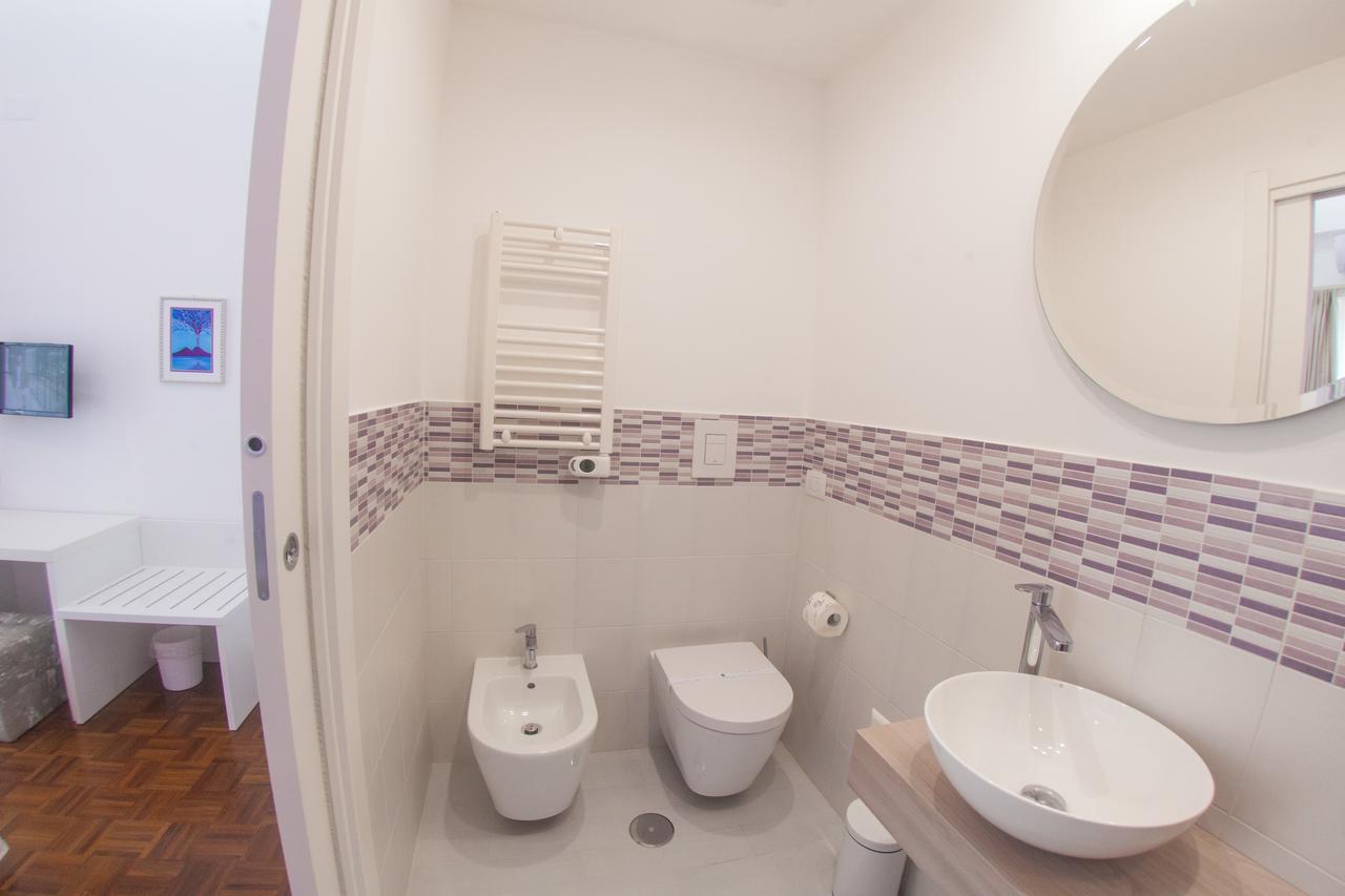 319 Al Duomo Bed & Breakfast Napoli Bagian luar foto
