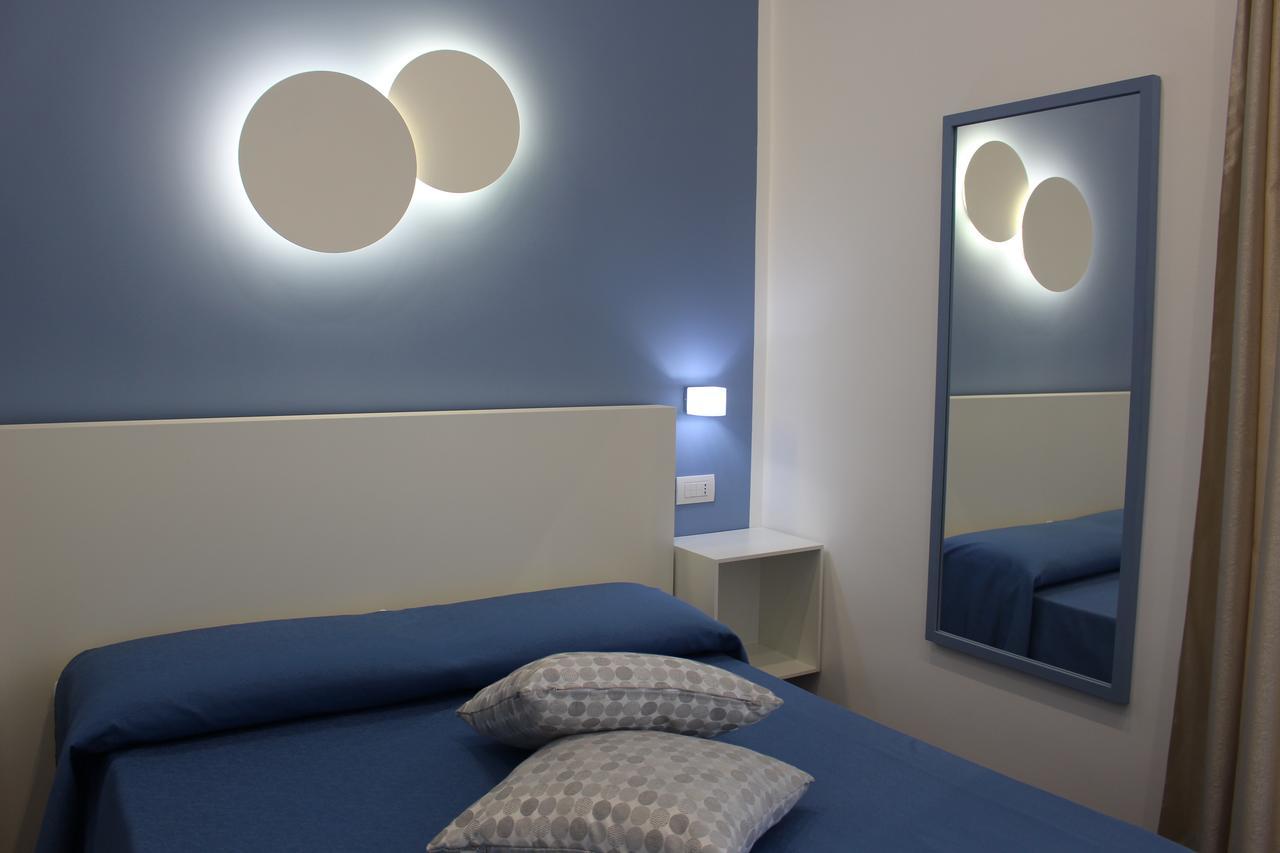 319 Al Duomo Bed & Breakfast Napoli Bagian luar foto
